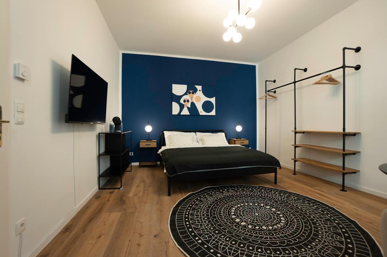 Modern With A Balcony Near Belvedere * Viena